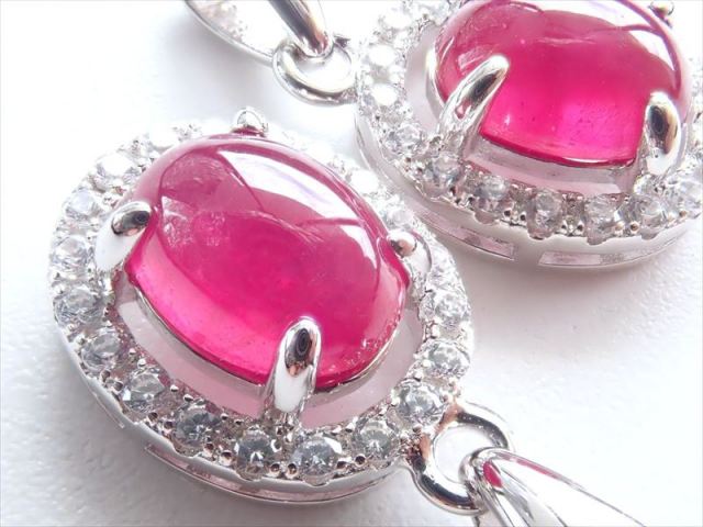 最高級5A 極上ルビーペンダントトップ ぷっくりオーバル型 ジルコニア装飾タイプ 石サイズ縦約9mm×横約7mm 1個売り 超透明 勝利と情熱を象徴する石