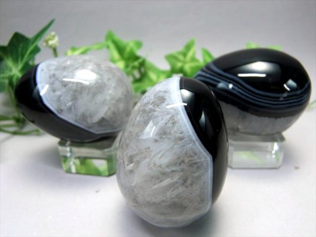 水晶半分を厳選 天眼メノウ エッグ型 置物 高さ約50mm 90g-100g前後 1