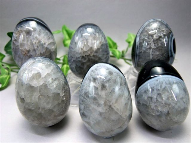 水晶半分を厳選 天眼メノウ エッグ型 置物 高さ約50mm 90g-100g前後 1
