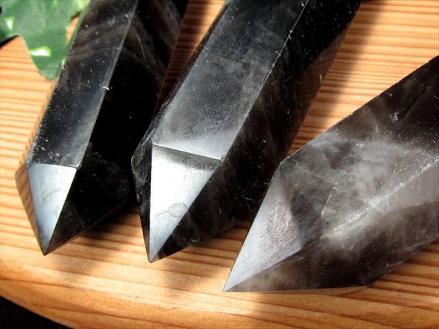 【明日発送可】激レア マダガスカル産 3A モリオン 黒水晶 厄除け 浄化 原石 3A 黒水晶 モリオン ポイント 1個売り 重さ 40g-50g 希少 人気ポイント