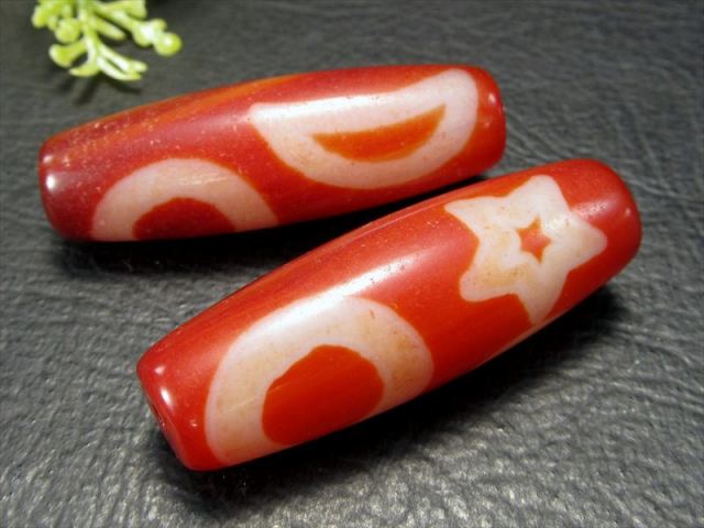 希少紅朱砂入り 日月星紅天珠(にちげっせいべにてんじゅ) 約37mm-40mm 1個売り 生命力を高める赤瑪瑙