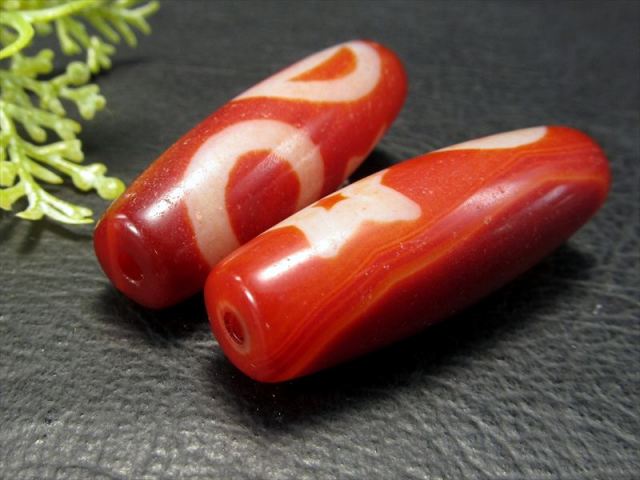 希少紅朱砂入り 日月星紅天珠(にちげっせいべにてんじゅ) 約37mm-40mm