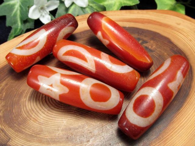 希少紅朱砂入り 日月星紅天珠(にちげっせいべにてんじゅ) 約37mm-40mm