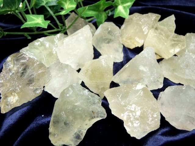 レモンクォーツ ラフ原石タイプ 詰合せ 200g（約8個入り）サイズ約25mm