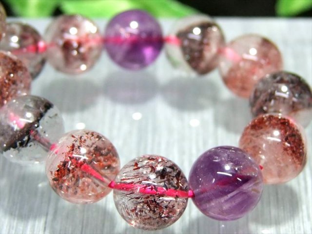 バイヤー自ら撮影 5A スーパーセブン ブレスレット 9.5mm-10mm×20珠 最強ブレス 7種類の石の要素が共鳴するパワーストーン ストロベリーファントム入り