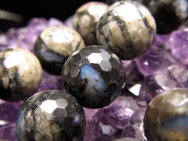 128面カット 約8.5mm前後珠 一連 ケセラストーン 約38-40cm 癒しと再生を象徴する石 落ち着きのある色彩美 ブルーグレーとブラックの幻想模様 ブラジル産