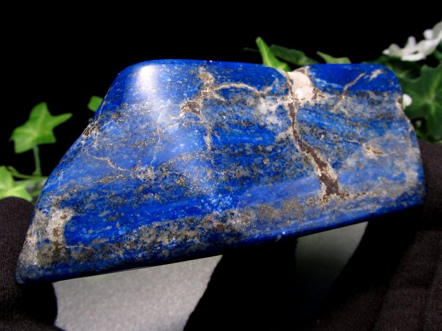 ラピスラズリ 磨き原石 不規則な形重さ約750g 長さ約15cm 蛍光鉱物 ラピスラズリ 磨き原石 不規則な形重さ約750g 長さ約15cm 蛍光