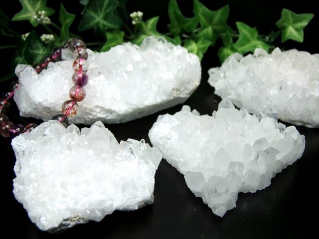 安心の結晶太め 3A 四川 水晶クラスター 1個売り 重さ70g-100g ギフト