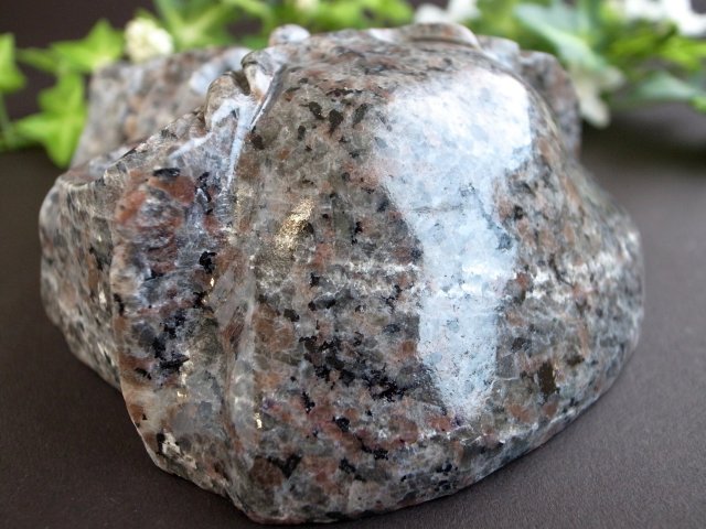 68g-B　ユーパーライト　UV　ハロウィン　ユーパライト　鉱物彫刻 68g-B ユーパーライト UV ハロウィン ユーパライト 鉱物彫刻 68g-B