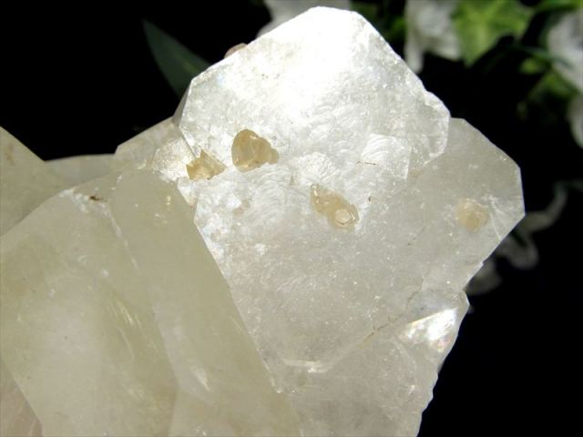 ほんのりグリーン アポフィライト 魚眼石 クラスター原石 最大幅約72mm 重さ約276g 第三の目を開く 強力な浄化の石 ゼオライトグループの結晶鉱物 天使の水晶