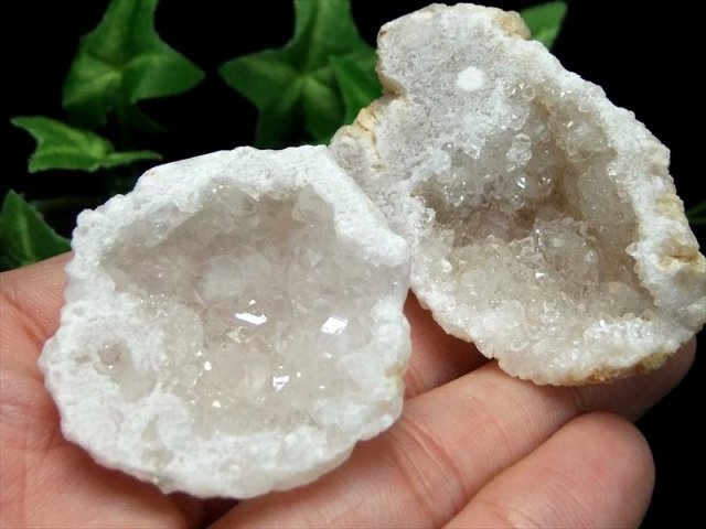 キラキラ 天然タイプ ちびジオード 昌洞 ハーフカット 1個売り 30g-40g