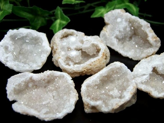 キラキラ 天然タイプ ちびジオード 昌洞 ハーフカット 1個売り 30g-40g