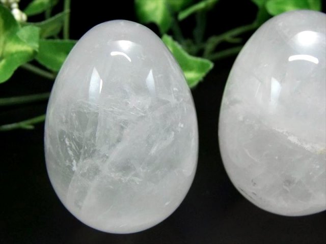 水晶 エッグ型 置物 重さ約80g-90g前後 高さ45mm-50mm前後 すべての浄化と純粋さの象徴 卵型原石 タマゴ パワーストーン 天然石