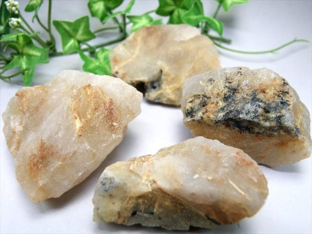 金針水晶原石 ゴールドルチル 原石 300gパック 約3-6個入り しっかり