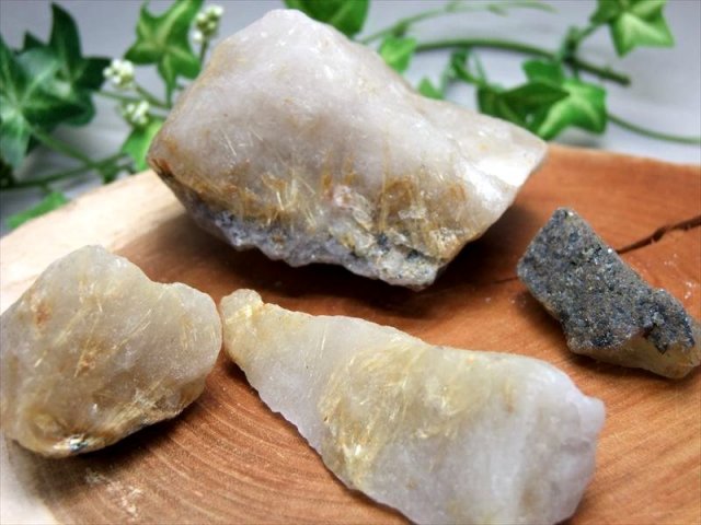 金針水晶原石 ゴールドルチル 原石 300gパック 約3-6個入り