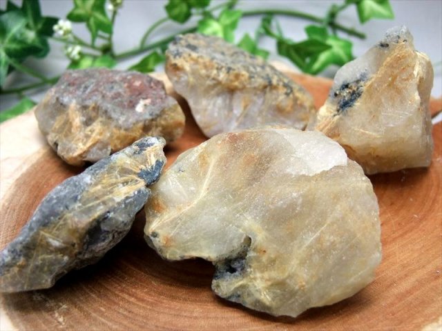ゴールドルチル 原石　虹入り　約65ミリ ゴールドルチル 原石 虹入り 約65ミリ-直営通販サイトです