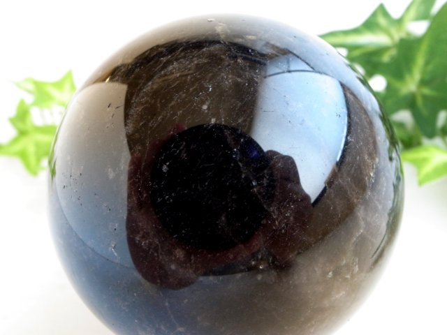 漆黒の丸玉 モリオン 黒水晶 丸玉 台座付き 重さ約576g 直径約75mm 魔