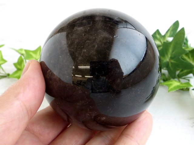 漆黒の丸玉 モリオン 黒水晶 丸玉 台座付き 重さ約576g 直径約75mm 魔