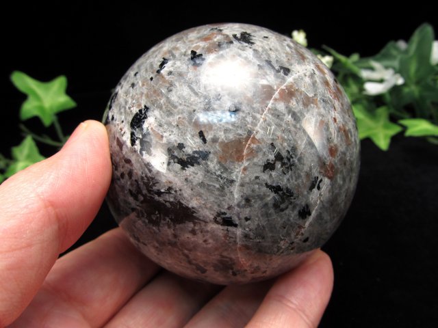 UVライトで蛍光 ユーパーライト 丸玉 直径71mm 重さ511g ブラック