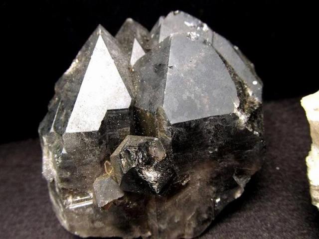 黒水晶 モリオン &スモーキークォーツ 煙水晶 クラスター原石 1