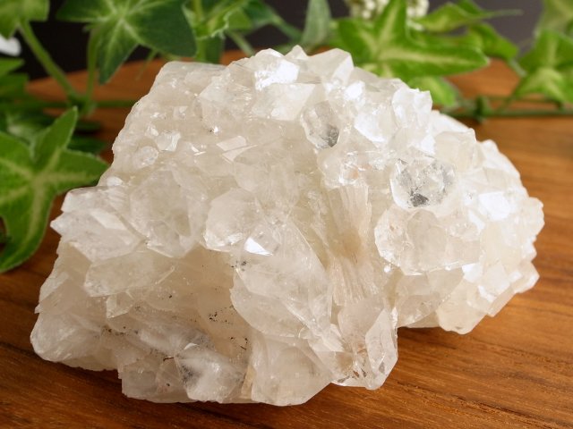 4A アポフィライト 魚眼石 クラスター原石 最大幅86mm 重さ179g 麗しい結晶群 直観力や洞察力を高める石 天使の水晶 第三の目を開く 点もの インド産