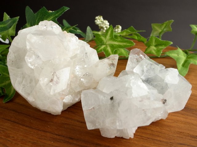 お得2個セット 4A アポフィライト 魚眼石 クラスター原石 重さ 2個で 213g 麗しい結晶群 直観力や洞察力を高める石 天使の水晶 第三の目を開く 点もの