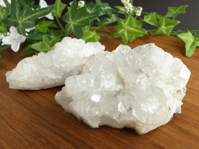 お得2個セット 4A アポフィライト 魚眼石 クラスター原石 重さ 2個で 231g 麗しい結晶群 直観力や洞察力を高める石 天使の水晶 第三の目を開く 点もの