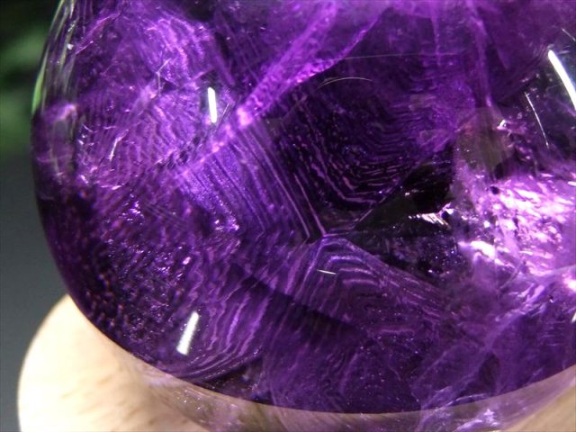 浮かび上がる天使の指紋 S級 アメジスト 紫水晶 丸玉 LED台付 直径55mm 重さ226g 透明 愛の守護石 癒しと安らぎの石 アメトリン 一点もの ウルグアイ産