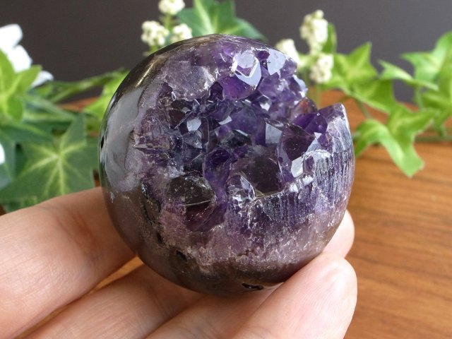 レアな笑口のアメジスト アメジスト 笑口 紫水晶 丸玉 直径 47mm