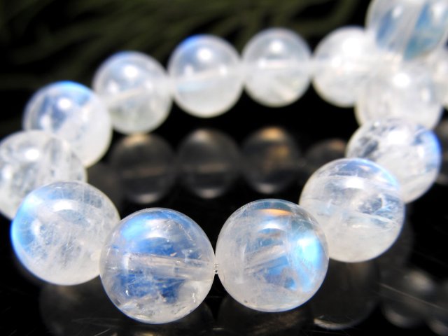 店頭展示中 永遠の愛の象徴 5A ブルー ムーンストーン ブレスレット 7.5mm-8mm×25珠 6月の誕生石 抜群のシラー効果 極上天然石 一点もの スリランカ産