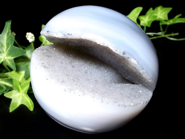 笑福開運アゲートボール 笑口 メノウ アゲート 丸玉 台座付 直径 78mm 重さ 582g 瑪瑙&水晶 笑福開運 魔除けの石 ブラジル産