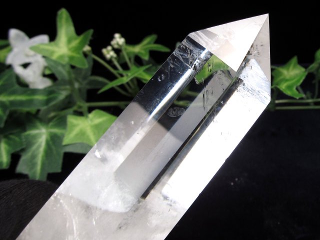 天然石　水晶ロングポイント☘︎ ݁˖.ᐣ台座付き 透明水晶 ポイント 六角柱 専用木製台座付き 高さ155mm 重さ208g 極上