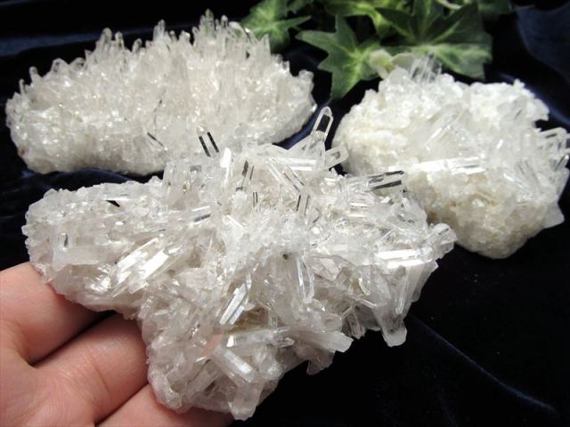 5A 四川省産 水晶クラスター原石 1個売り 重さ約20g-30g 超透明結晶 超