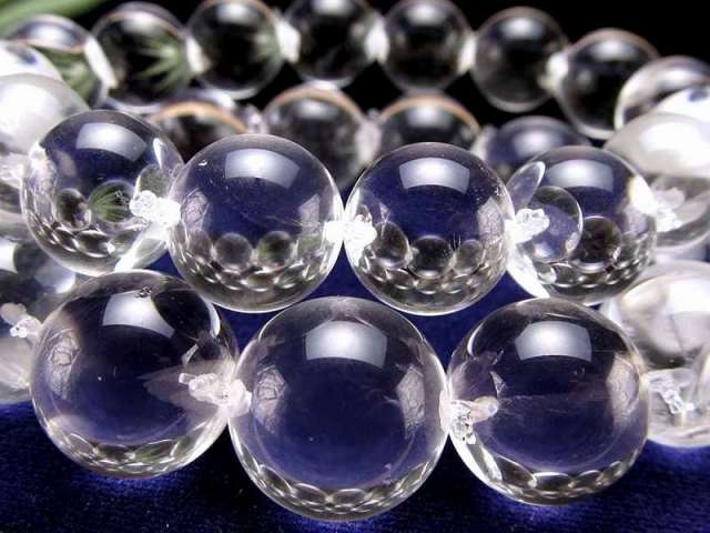 光を受けてレンズのように輝く 天然水晶 ブレスレット 約12mm-13mm×16珠前後 一粒が強調されるサイドドリル仕様 立体感のある高級デザイン
