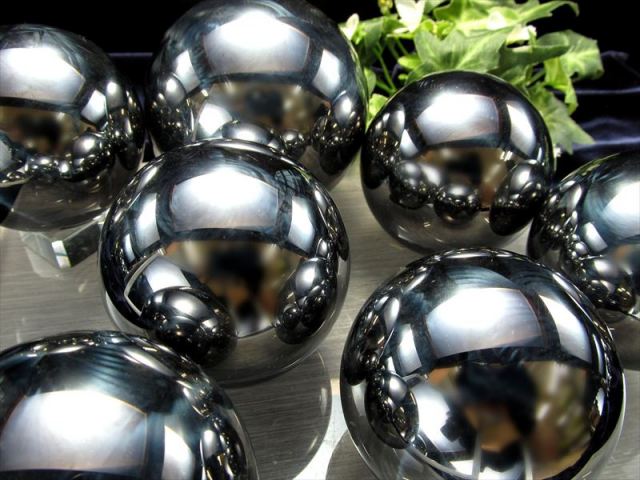 テラヘルツ鉱石 丸玉 1個売り 直径約40mm 重さ約80g つやつや光沢で鏡