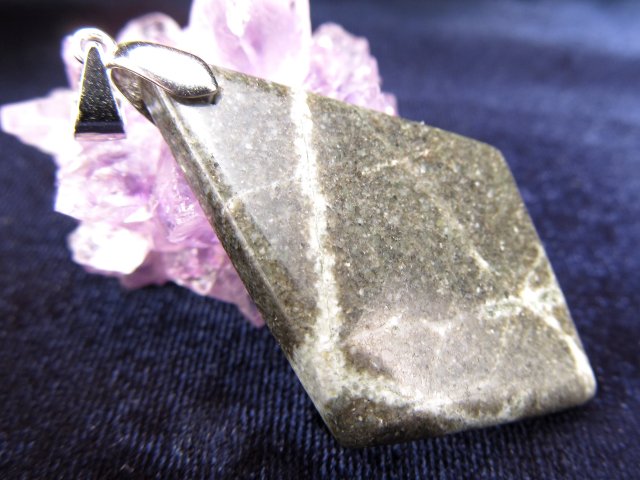 天珠/証明書付き 楽天市場】○究極の開運天珠【五本爪龍神彫り 天照石（てんしょうせき