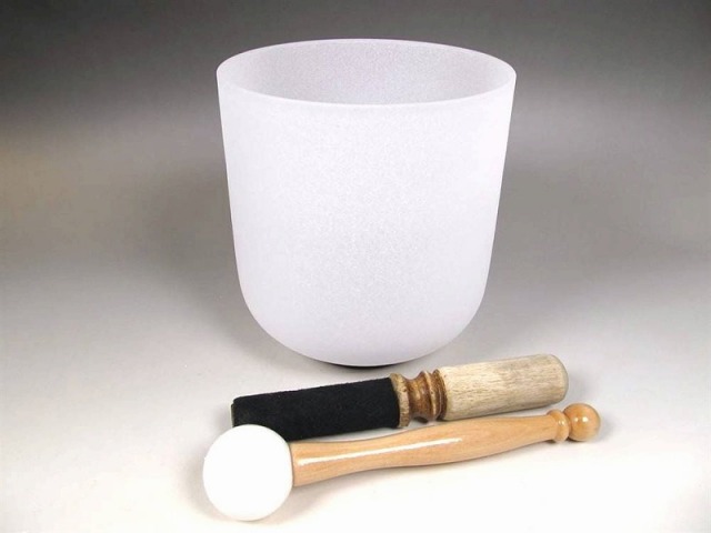 癒しの音色 Sサイズ クリスタル シンギングボウル マレット[枹 ばち ]付き 高さ約15cm 幅約15cm 風水グッズ 空間・天然石アクセサリー浄化 瞑想鈴