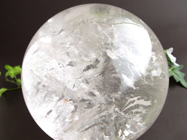 全てを超える特大レインボー 巨大水晶丸玉 天然虹入り水晶 クリスタル