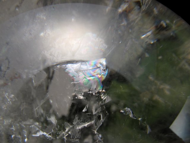 綺麗　天然石　 レインボー  水晶丸玉 スフィア　台座付き 全てを超える特大レインボー 巨大水晶丸玉 天然虹入り水晶 クリスタル