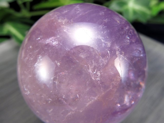 虹入り アメジスト 紫水晶 丸玉 直径 41.5mm 重さ 99g 透明 愛の守護石