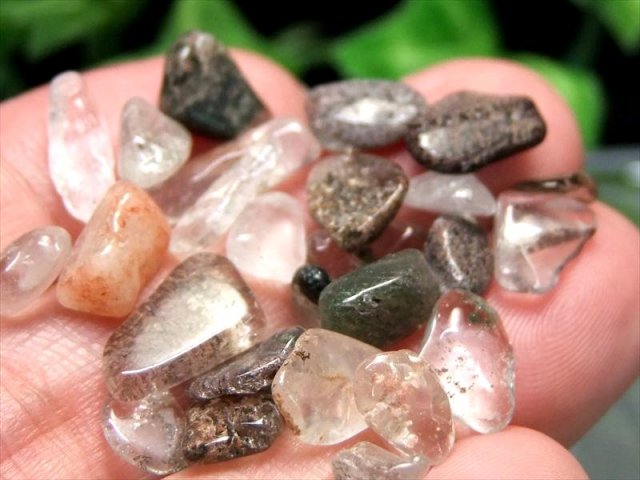 ガーデンクォーツ さざれ 約200g 粒サイズ平均約5mm-15mm 長寿・健康