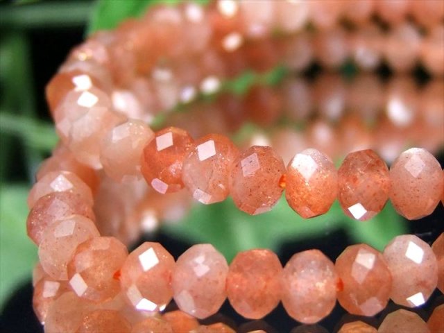 サンストーン ボタンカット ブレスレット 約5.5mm-6mm前後 キラキラボタンカット 太陽神の象徴 アベンチュレッセンスとシラーの華やかな煌めき インド産