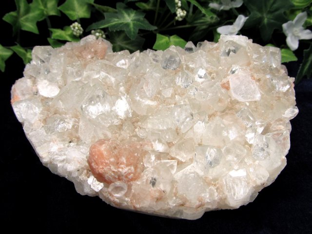 魅惑のアジャンタ アポフィライト 魚眼石 クラスター原石 最大幅約142mm 重さ約719g 第三の目を開く 強力な浄化の石 ゼオライトグループの結晶鉱物