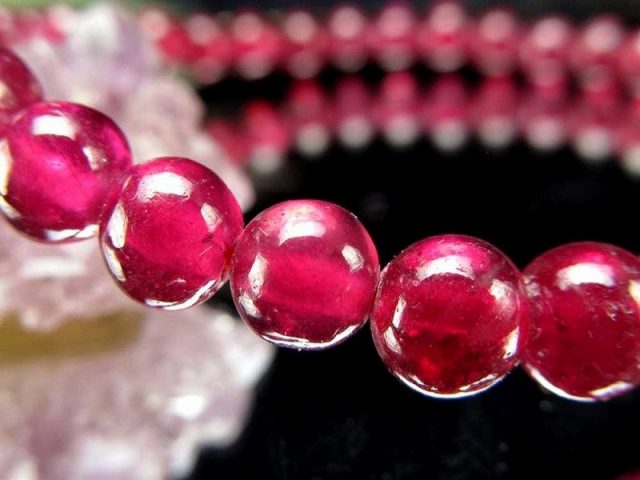 最高級グレード 宝石質 ルビー ブレスレット 5.5mm-6mm×36珠 深紅の高貴な美しさ 愛と勝利をもたらす情熱的な石 7月の誕生石 妖艶 1点物 ミャンマー産