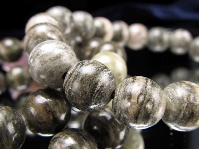 話題沸騰 バドガシュタイン鉱石 ブレスレット 約11.5mm-12.5mm×17珠前後 オーストリア政府公認のヒーリングストーン オーストリア ザルツブルグ州産