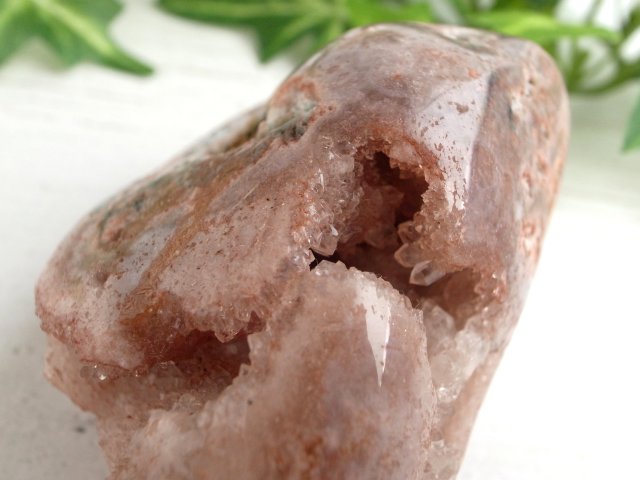 ピンク色の紫水晶 ピンクアメジスト クラスター原石 重さ155g ピンクアメジストが放つ温かな癒しの波動 ハートに静かに響く 優しい調べ 2月誕生石 一点物