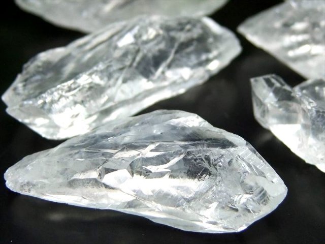 ホワイトアメジスト 単結晶 ポイント 原石 重さ約20g-30g 1個売り