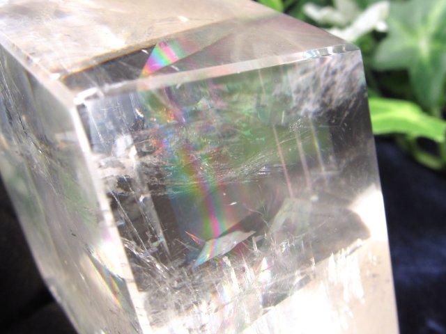 天然のプリズム オプティカルカルサイト 光学方解石 結晶ブロック 原石