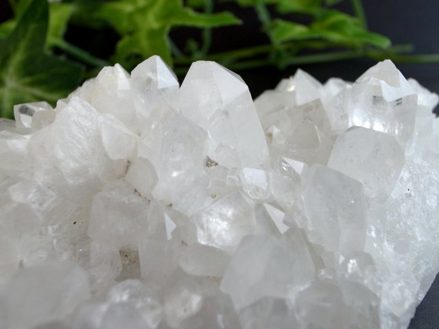 透き通る輝き 3A 四川 水晶 クラスター 幅 約118mm 重さ249g キラキラ 純白結晶 妖精が宿る石 一点もの 四川省産