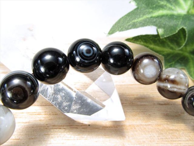 龍の鱗模様 九眼緑龍紋天珠 くがんりゅうもんてんじゅ 天眼メノウ アイ